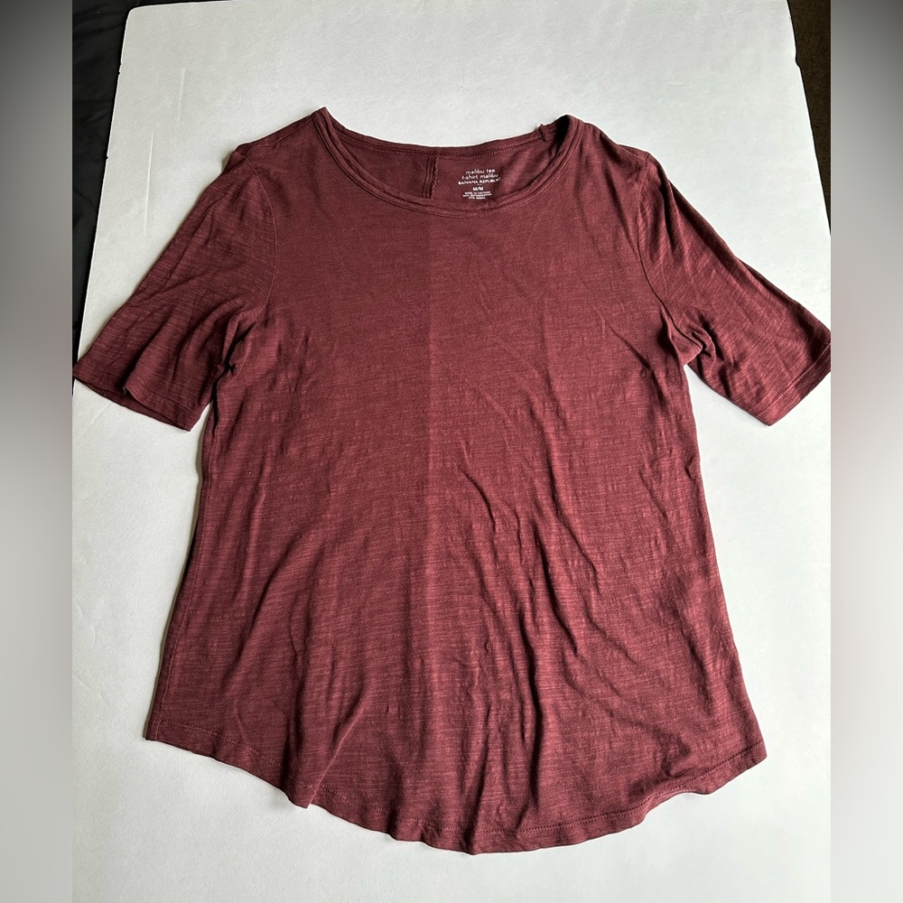 Banana Republic Malibu Tee Size M Burgundy